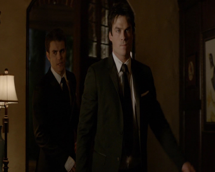 VampireDiaries-dot-nl_VampireDiaries-8x16IWasFeelingEpic0273.jpg