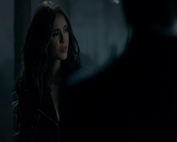 VampireDiaries-dot-nl_VampireDiaries-8x16IWasFeelingEpic0576.jpg