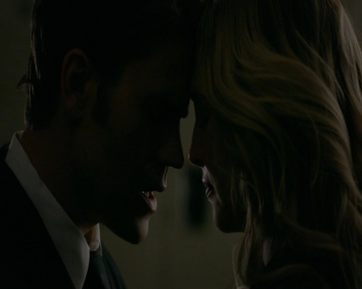 VampireDiaries-dot-nl_VampireDiaries-8x16IWasFeelingEpic0735.jpg