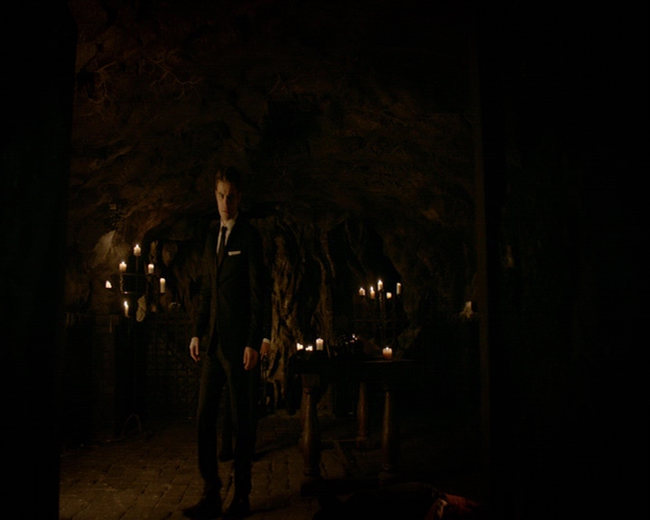 VampireDiaries-dot-nl_VampireDiaries-8x16IWasFeelingEpic1160.jpg