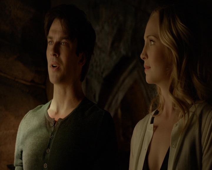 VampireDiaries-dot-nl_VampireDiaries-8x16IWasFeelingEpic1977.jpg