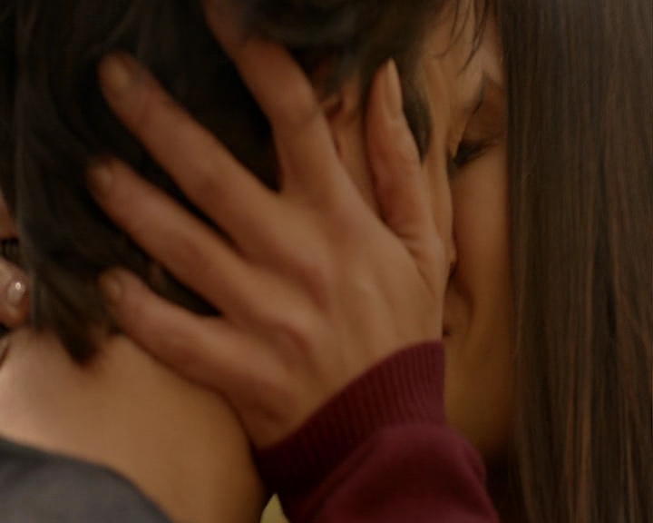 VampireDiaries-dot-nl_VampireDiaries-8x16IWasFeelingEpic2033.jpg