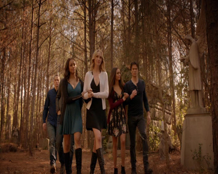 VampireDiaries-dot-nl_VampireDiaries-8x16IWasFeelingEpic2096.jpg