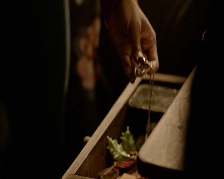 VampireDiaries-dot-nl_VampireDiaries-8x16IWasFeelingEpic2144.jpg