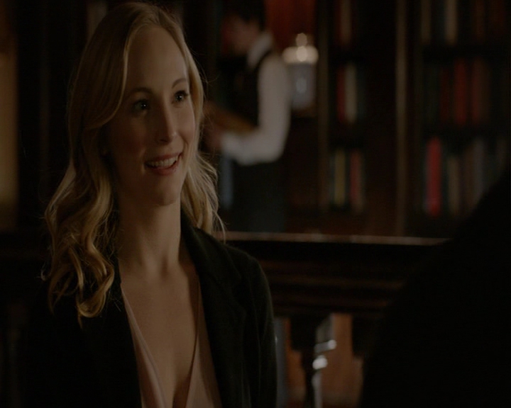 VampireDiaries-dot-nl_VampireDiaries-8x16IWasFeelingEpic2192.jpg