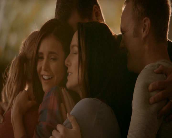 VampireDiaries-dot-nl_VampireDiaries-8x16IWasFeelingEpic2357.jpg