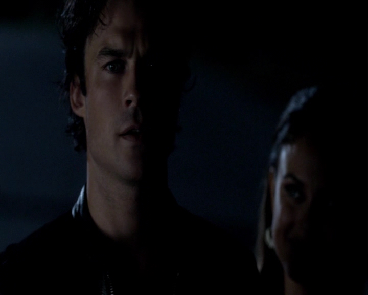 VampireDiaries-dot-nl_VampireDiaries-8x03YouDecidedThatIWasWorthSaving-deletedscenes0004.jpg