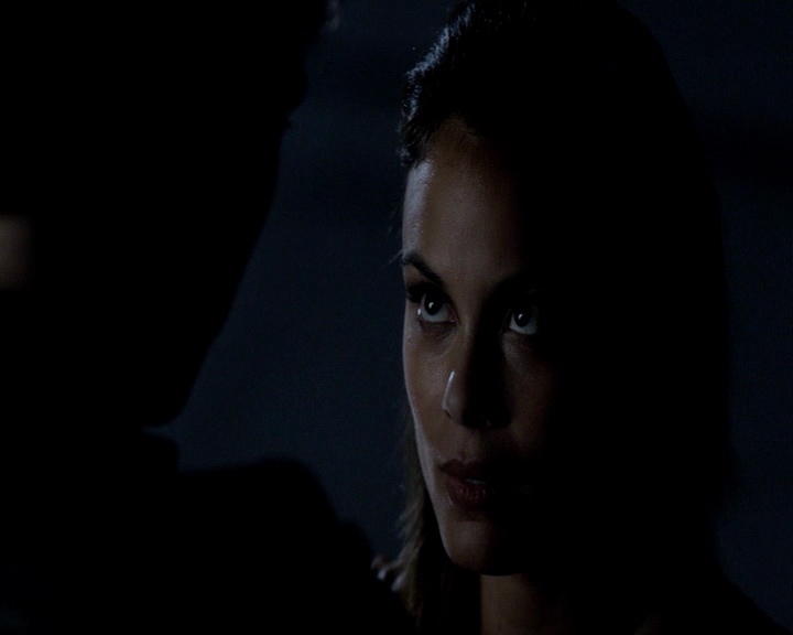 VampireDiaries-dot-nl_VampireDiaries-8x03YouDecidedThatIWasWorthSaving-deletedscenes0011.jpg