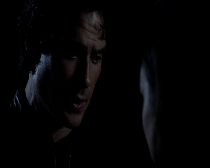 VampireDiaries-dot-nl_VampireDiaries-8x03YouDecidedThatIWasWorthSaving-deletedscenes0013.jpg
