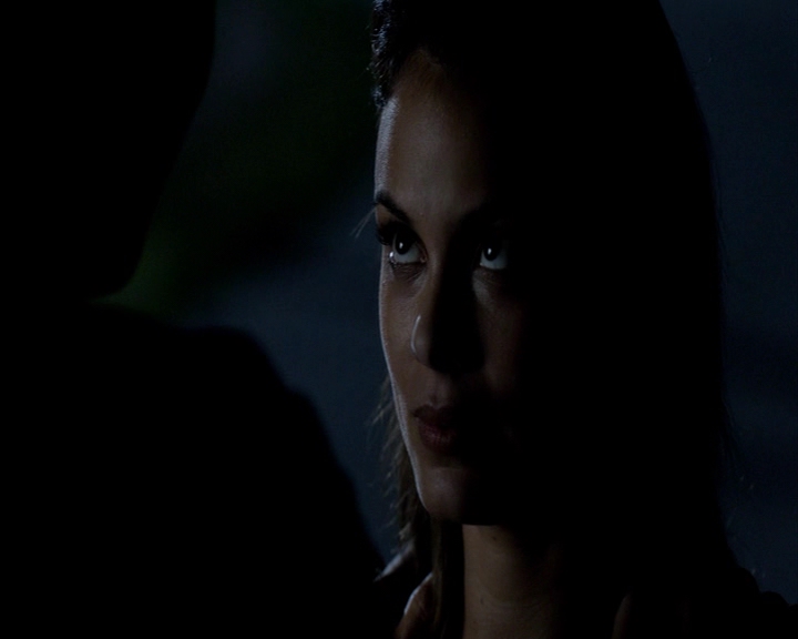 VampireDiaries-dot-nl_VampireDiaries-8x03YouDecidedThatIWasWorthSaving-deletedscenes0016.jpg