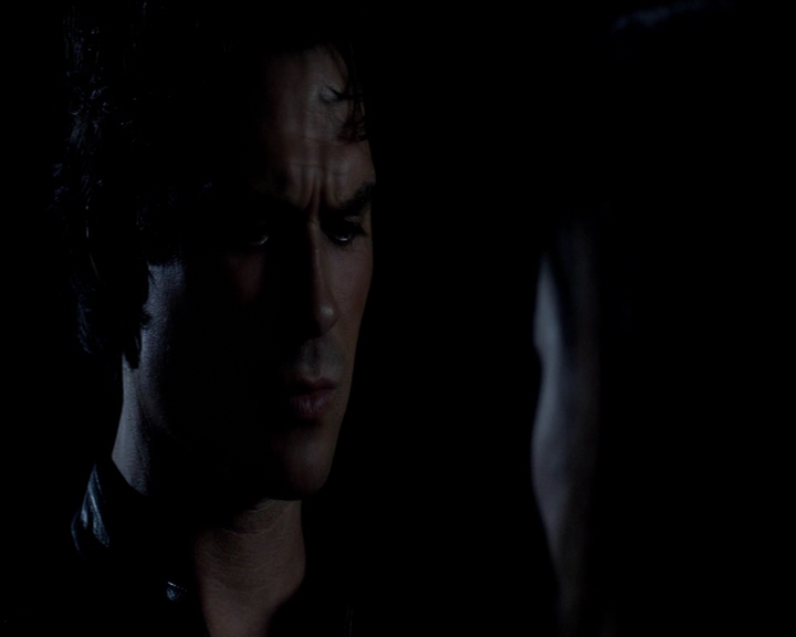 VampireDiaries-dot-nl_VampireDiaries-8x03YouDecidedThatIWasWorthSaving-deletedscenes0024.jpg