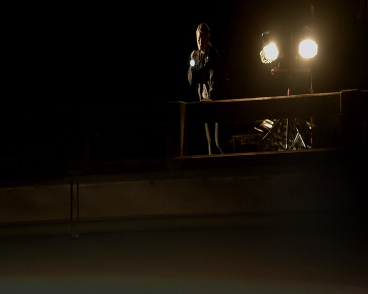 VampireDiaries-dot-nl_VampireDiaries-8x03YouDecidedThatIWasWorthSaving-deletedscenes0037.jpg