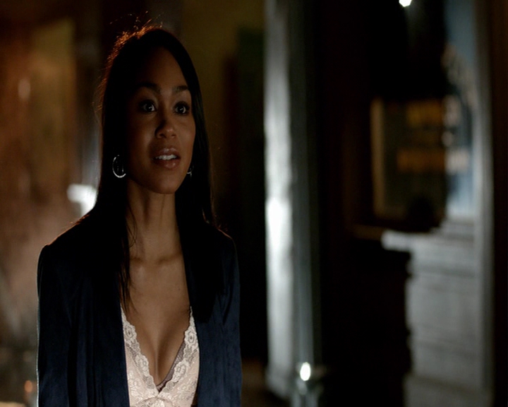 VampireDiaries-dot-nl_VampireDiaries-8x04AnEternityOfMisery-deletedscenes0011.jpg