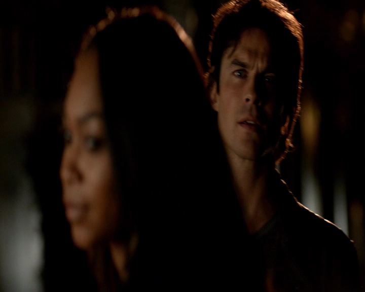 VampireDiaries-dot-nl_VampireDiaries-8x04AnEternityOfMisery-deletedscenes0020.jpg