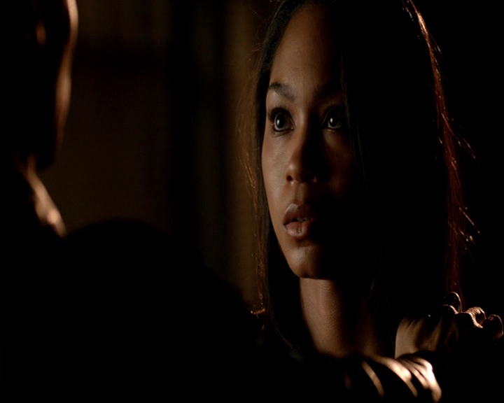VampireDiaries-dot-nl_VampireDiaries-8x04AnEternityOfMisery-deletedscenes0030.jpg