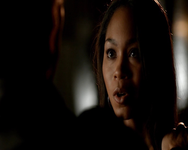 VampireDiaries-dot-nl_VampireDiaries-8x04AnEternityOfMisery-deletedscenes0034.jpg