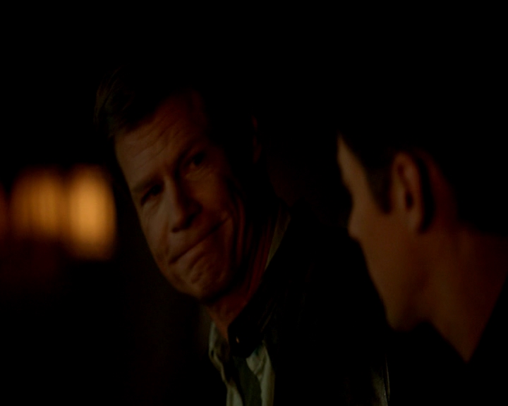 VampireDiaries-dot-nl_VampireDiaries-8x05ComingHomeWasAMistake-deletedscenes0010.jpg
