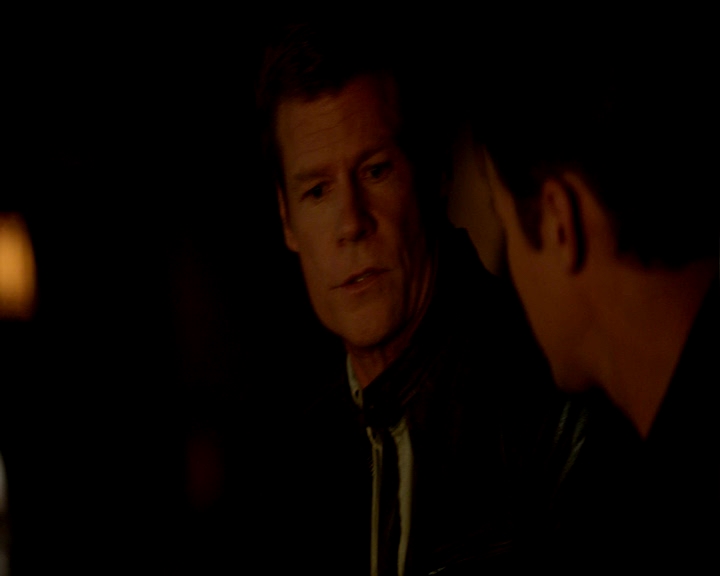 VampireDiaries-dot-nl_VampireDiaries-8x05ComingHomeWasAMistake-deletedscenes0013.jpg