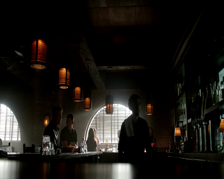 VampireDiaries-dot-nl_VampireDiaries-8x05ComingHomeWasAMistake-deletedscenes0016.jpg