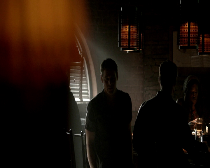 VampireDiaries-dot-nl_VampireDiaries-8x05ComingHomeWasAMistake-deletedscenes0064.jpg