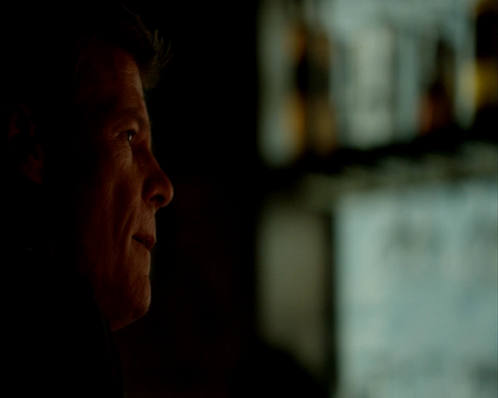 VampireDiaries-dot-nl_VampireDiaries-8x05ComingHomeWasAMistake-deletedscenes0068.jpg