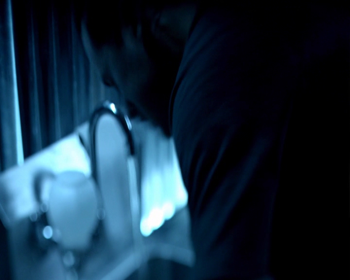 VampireDiaries-dot-nl_VampireDiaries-8x06DetouredOnSomeRandomBackwoodsPathToHell-deletedscenes0010.jpg