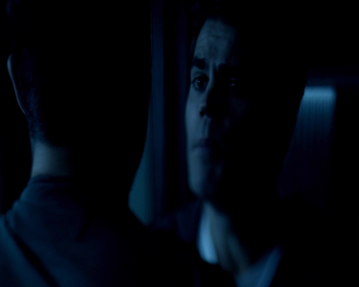 VampireDiaries-dot-nl_VampireDiaries-8x06DetouredOnSomeRandomBackwoodsPathToHell-deletedscenes0024.jpg