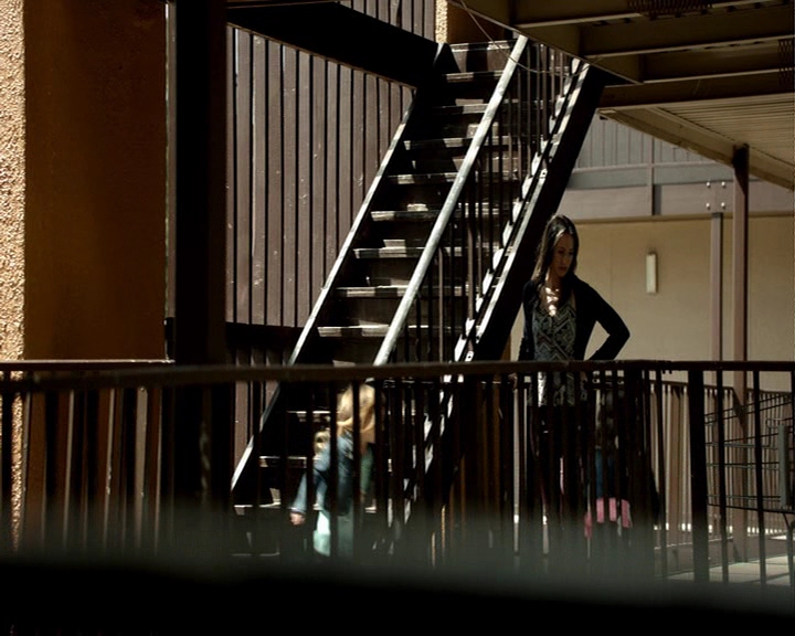 VampireDiaries-dot-nl_VampireDiaries-8x06DetouredOnSomeRandomBackwoodsPathToHell-deletedscenes0051.jpg
