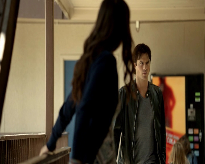VampireDiaries-dot-nl_VampireDiaries-8x06DetouredOnSomeRandomBackwoodsPathToHell-deletedscenes0053.jpg