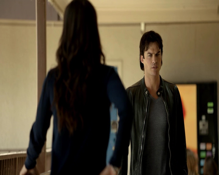 VampireDiaries-dot-nl_VampireDiaries-8x06DetouredOnSomeRandomBackwoodsPathToHell-deletedscenes0054.jpg