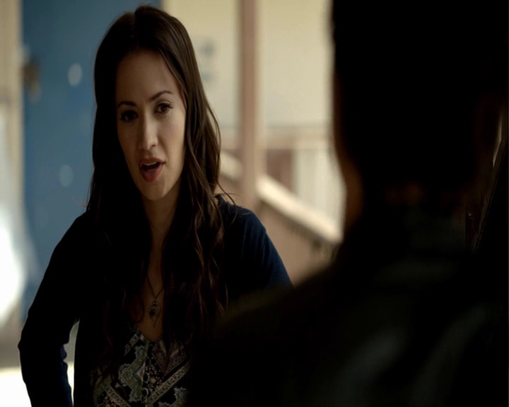 VampireDiaries-dot-nl_VampireDiaries-8x06DetouredOnSomeRandomBackwoodsPathToHell-deletedscenes0055.jpg