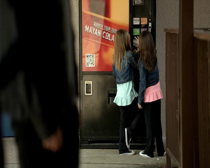 VampireDiaries-dot-nl_VampireDiaries-8x06DetouredOnSomeRandomBackwoodsPathToHell-deletedscenes0058.jpg