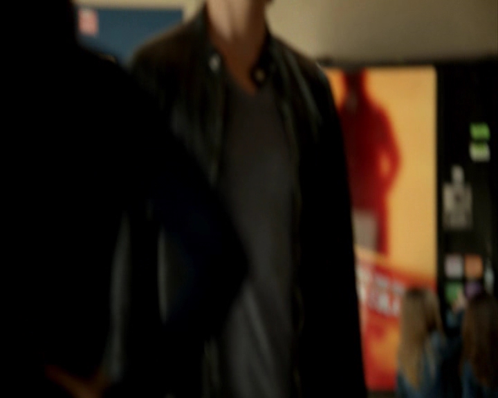 VampireDiaries-dot-nl_VampireDiaries-8x06DetouredOnSomeRandomBackwoodsPathToHell-deletedscenes0059.jpg