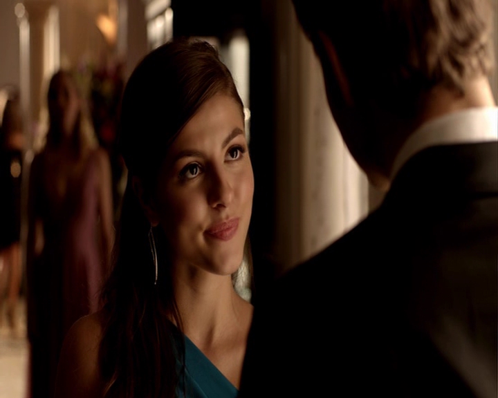 VampireDiaries-dot-nl_VampireDiaries-8x09TheSimpleIntimacyOfTheNearTouch-deletedscene0008.jpg