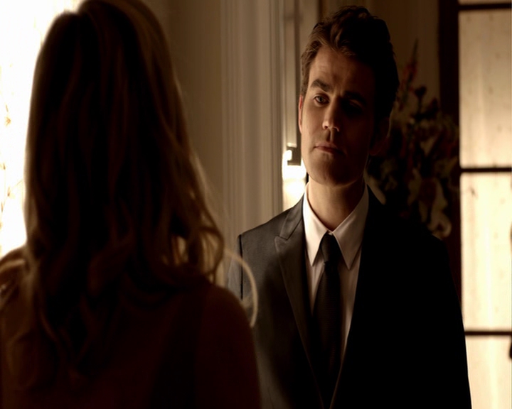 VampireDiaries-dot-nl_VampireDiaries-8x09TheSimpleIntimacyOfTheNearTouch-deletedscene0013.jpg