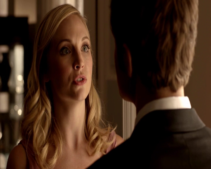 VampireDiaries-dot-nl_VampireDiaries-8x09TheSimpleIntimacyOfTheNearTouch-deletedscene0021.jpg