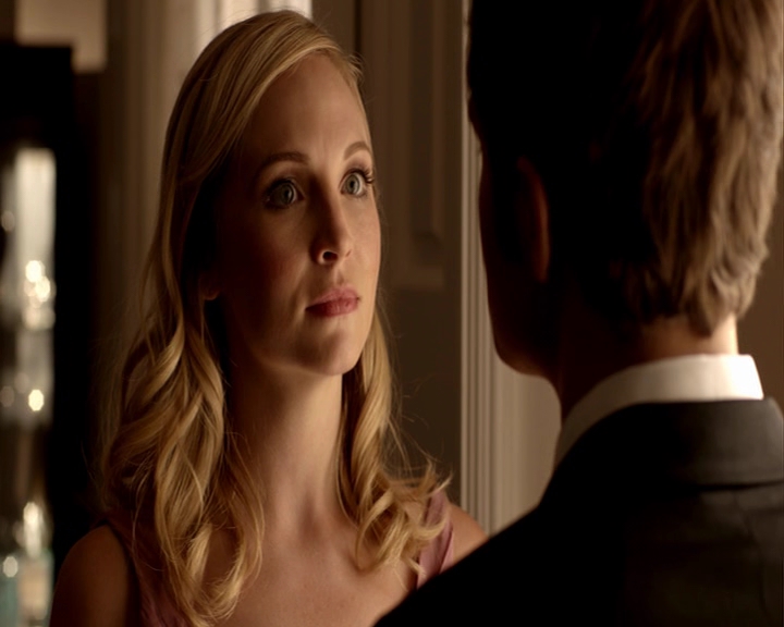 VampireDiaries-dot-nl_VampireDiaries-8x09TheSimpleIntimacyOfTheNearTouch-deletedscene0023.jpg