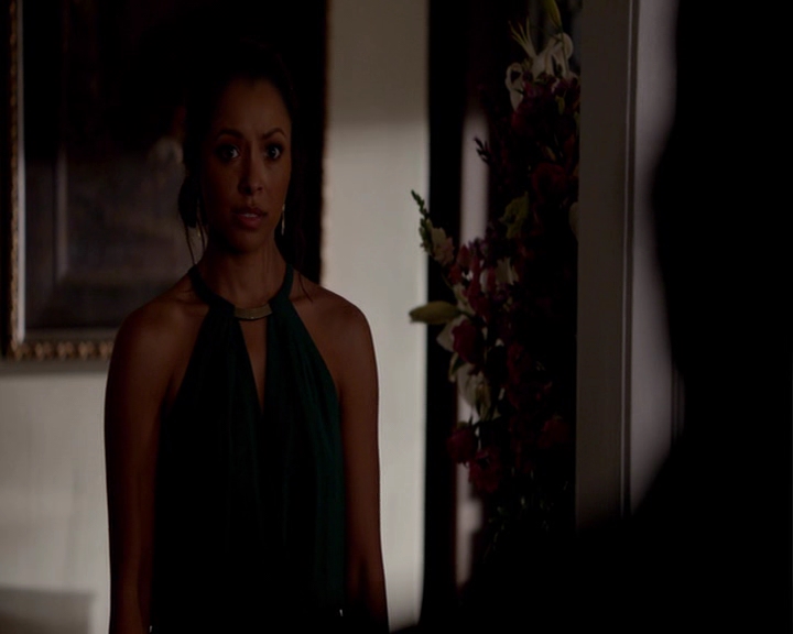 VampireDiaries-dot-nl_VampireDiaries-8x09TheSimpleIntimacyOfTheNearTouch-deletedscene0070.jpg