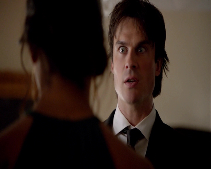 VampireDiaries-dot-nl_VampireDiaries-8x09TheSimpleIntimacyOfTheNearTouch-deletedscene0084.jpg