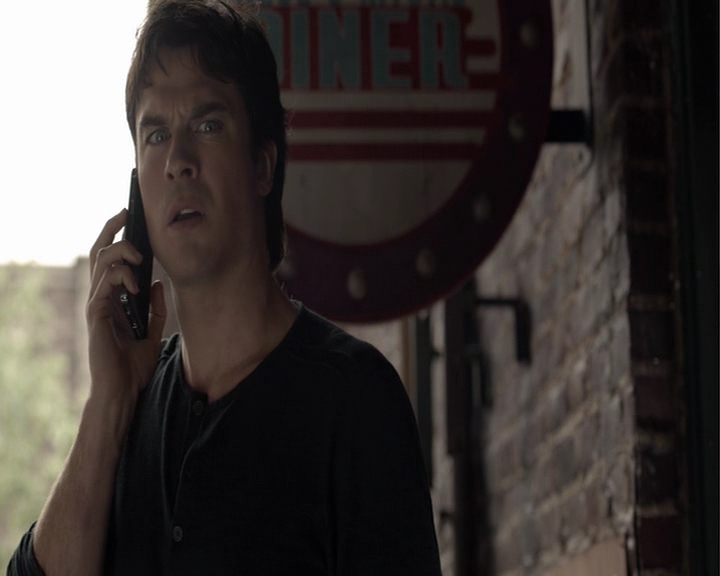 VampireDiaries-dot-nl_VampireDiaries-8x13TheLiesWillCatchUpToYou-deletedscene0009.jpg