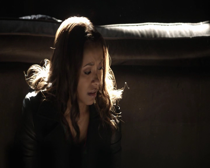 VampireDiaries-dot-nl_VampireDiaries-8x13TheLiesWillCatchUpToYou-deletedscene0023.jpg