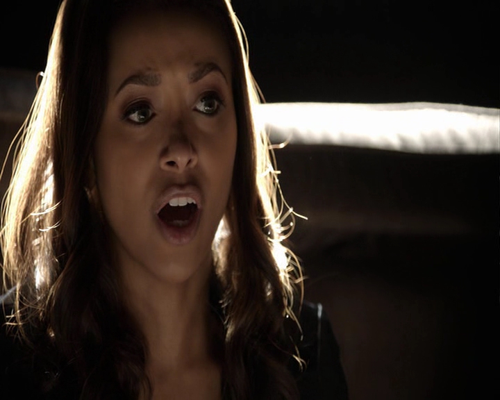 VampireDiaries-dot-nl_VampireDiaries-8x13TheLiesWillCatchUpToYou-deletedscene0028.jpg