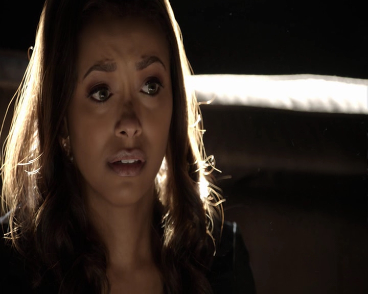 VampireDiaries-dot-nl_VampireDiaries-8x13TheLiesWillCatchUpToYou-deletedscene0031.jpg