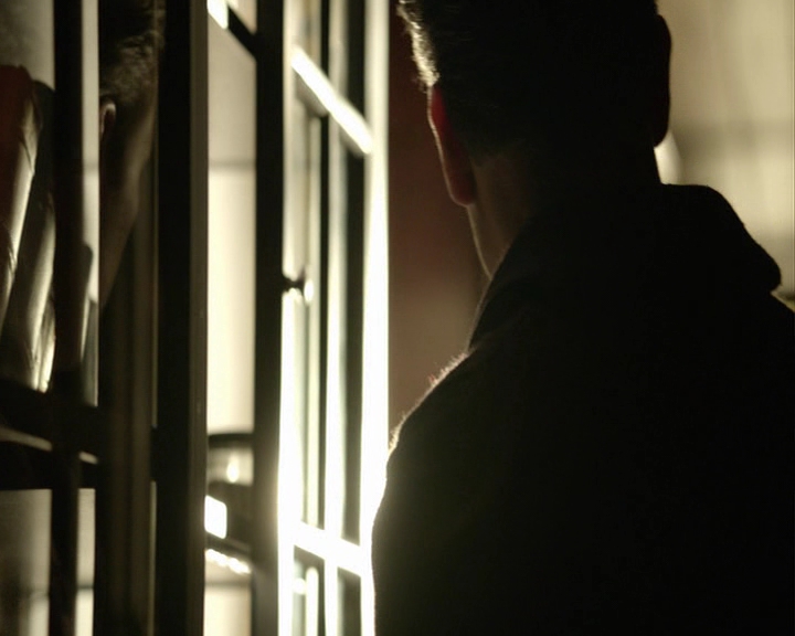 VampireDiaries-dot-nl_VampireDiaries-8x14ItsBeenAHellOfARide-deletedscenes0004.jpg