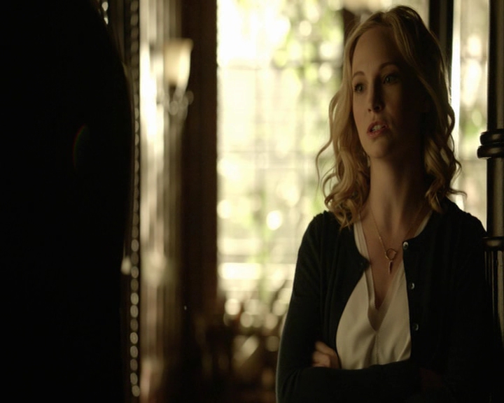 VampireDiaries-dot-nl_VampireDiaries-8x14ItsBeenAHellOfARide-deletedscenes0010.jpg