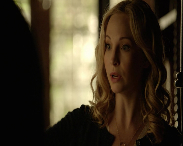 VampireDiaries-dot-nl_VampireDiaries-8x14ItsBeenAHellOfARide-deletedscenes0017.jpg
