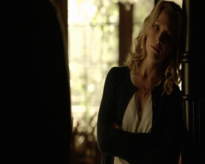 VampireDiaries-dot-nl_VampireDiaries-8x14ItsBeenAHellOfARide-deletedscenes0027.jpg