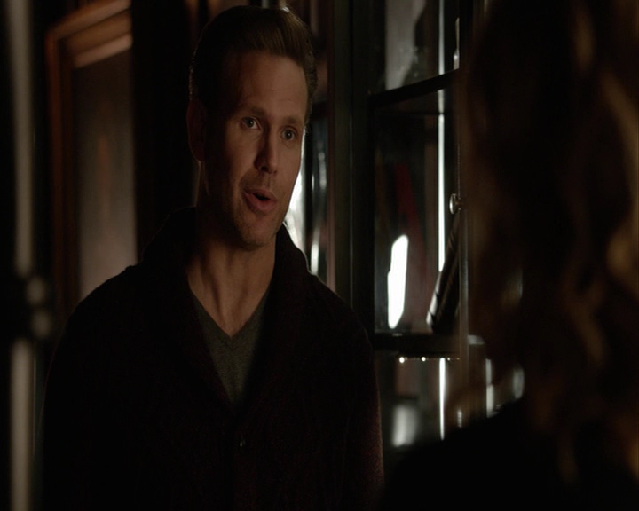 VampireDiaries-dot-nl_VampireDiaries-8x14ItsBeenAHellOfARide-deletedscenes0031.jpg