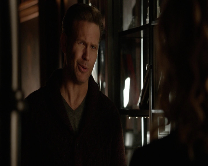 VampireDiaries-dot-nl_VampireDiaries-8x14ItsBeenAHellOfARide-deletedscenes0033.jpg