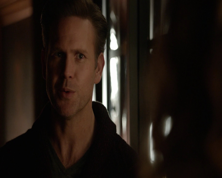 VampireDiaries-dot-nl_VampireDiaries-8x14ItsBeenAHellOfARide-deletedscenes0036.jpg